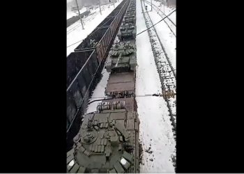 Rosjanie malują tajemnicze znaki na czołgach. Czemu mają służyć? [WIDEO]