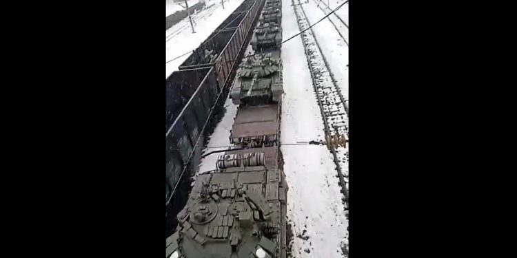 Rosjanie malują tajemnicze znaki na czołgach. Czemu mają służyć? [WIDEO]