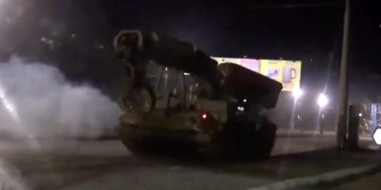 Rosyjskie czołgi już w Doniecku. Pokazano nagranie [WIDEO]