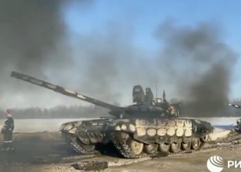 Rosyjskie Ministerstwo Obrony: Wojska rozpoczęły powrót do garnizonów. Pokazano nagranie [WIDEO]