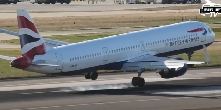 Pilot uratował samolot przed katastrofą w Londynie! Wszystko nagrano [WIDEO]
