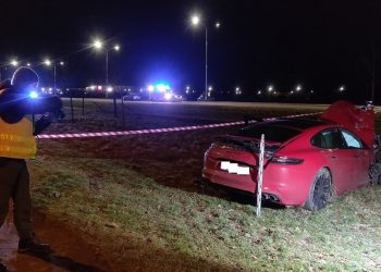 Porsche zderzyło się z Daewoo. Niestety kierowca nie miał szans