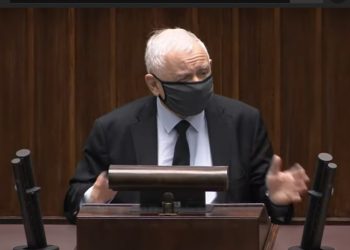 Kaczyński odpowiedział na atak jednym zdaniem. Chodziło o wydatki na armię [WIDEO]