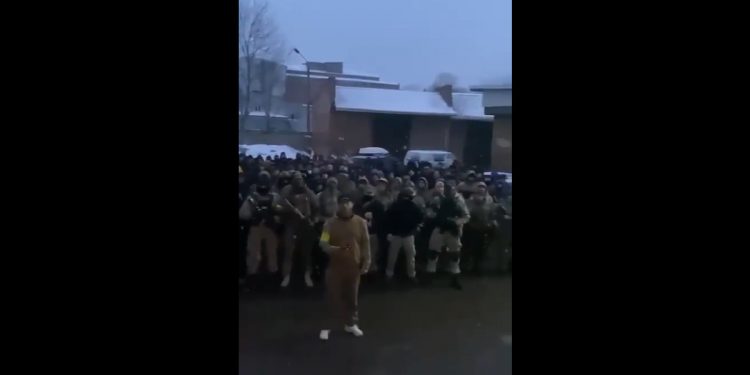 Ukraińcy nagrali filmik dla Kadyrowa. „Ukraińskiej ziemi starczy, żeby was tu wszystkich pochować!” [WIDEO]