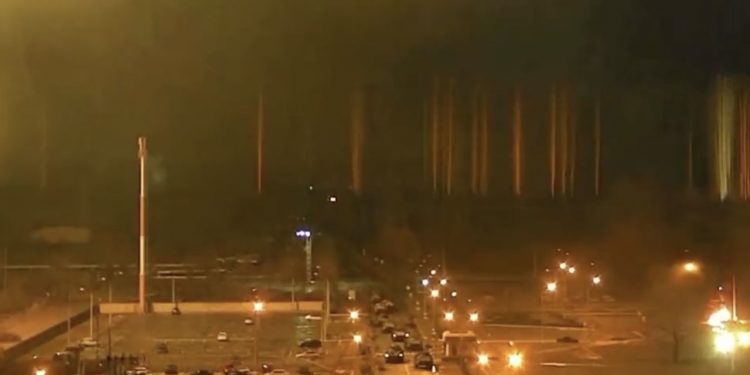Rosjanie zajęli teren elektrowni atomowej w Zaporożu. Wcześniej wybuchł tam pożar [WIDEO]