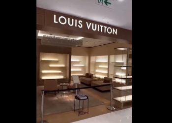 Ponad 100 luksusowych marek zniknęło z Rosji. Pokazano nagranie z galerii [WIDEO]