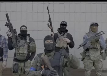 Polscy ochotnicy walczą na Ukrainie. Nagrali podziękowania dla kibiców klubu piłkarskiego [WIDEO]