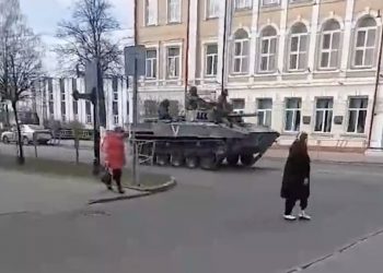 Rosjanie faktycznie wycofują się spod Kijowa? Białoruski dziennikarz opublikował nagranie [WIDEO]