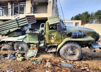 Zobaczył, że Rosjanie gromadzą siły na jego podwórku. Błyskawicznie powiadomił służby