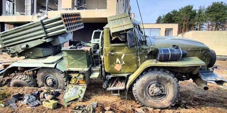 Zobaczył, że Rosjanie gromadzą siły na jego podwórku. Błyskawicznie powiadomił służby