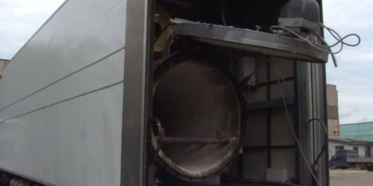 Kliczko pokazuje zdjęcie mobilnego krematorium w Mariupolu. „Kulminacja horroru”