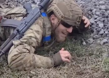 Tak wygląda codzienność pułku „Azow” w Mariupolu. Pokazano nagranie [WIDEO]