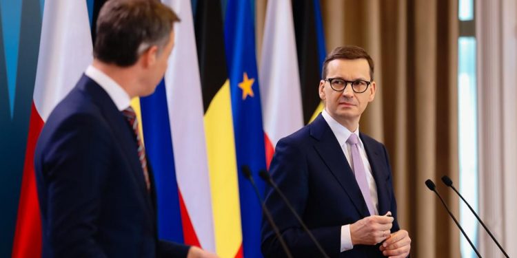 Morawiecki: „Niebawem rozpocznie się największa bitwa pancerna tej części świata”