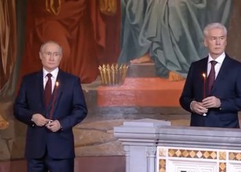 Putin znów pokazał się publicznie. Uczestniczył w wielkanocnej mszy [WIDEO]