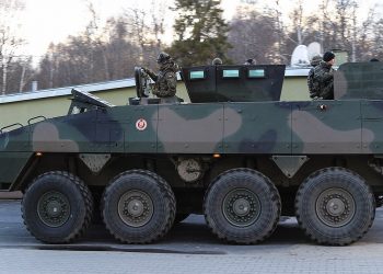 Pojazdy wojskowe pojawią się na polskich drogach. Wojsko apeluje