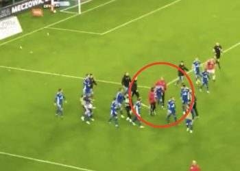 Skandal po meczu Wisły Kraków. Zawodnik uderzył rywala, grozi mu zawieszenie [WIDEO]