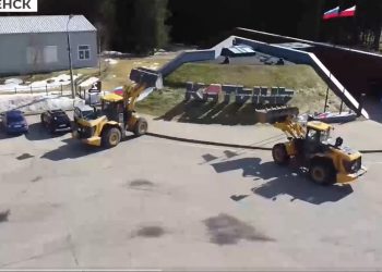 Rosjanie chcą wyburzyć cmentarz w Katyniu. Przywieźli ciężki sprzęt [WIDEO]