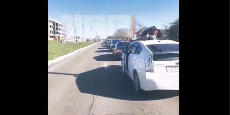 Mieszkańcy uciekają z Naddniestrza. Ustawiają się kolejki samochodów [WIDEO]