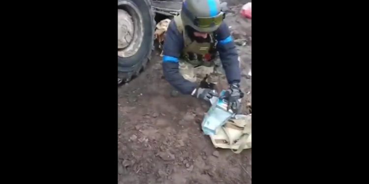 Ukraińscy żołnierze znaleźli to w rosyjskich pojazdach. Wszystko nagrali [WIDEO]