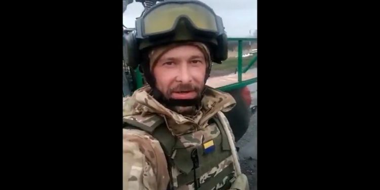 Ukraiński żołnierz pokazał, jak skończyli Rosjanie. „Dobry wieczór, tu Ukraina!” [WIDEO]