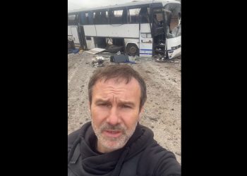 Rosyjscy żołnierze ostrzelali autobus z uchodźcami. Są ofiary [WIDEO]