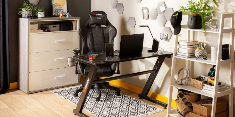 Biuro w domu – jak zaaranżować miejsce pracy? Ekspert z Salonów Agata wyraża opinie
