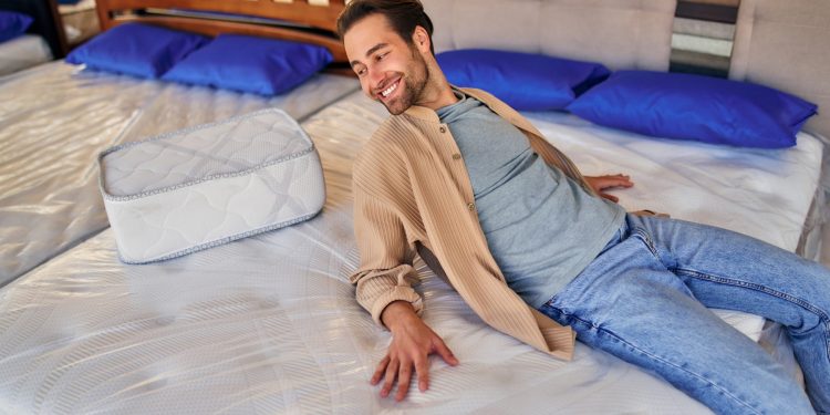 Materac naturalny czy syntetyczny – jaki wybrać?