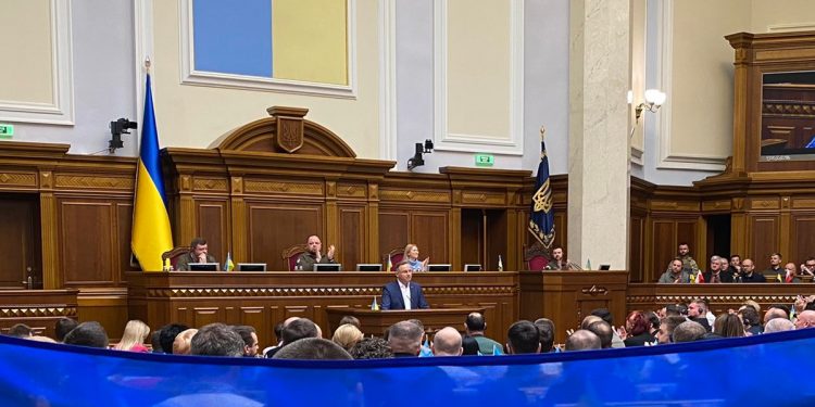 Andrzej Duda w ukraińskim parlamencie. Tak przywitali go deputowani [WIDEO]