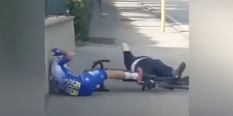 Tragiczny finał wyścigu kolarskiego. Stefano Martolini nie żyje. Miał 41 lat [WIDEO]