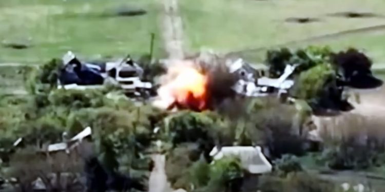 Ukraińcy pokazali nową superbroń. Wystarczył jeden strzał [WIDEO]