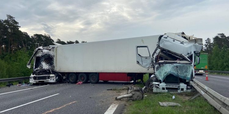 Karambol TIR-ów na A4. Skończyło się tragedią