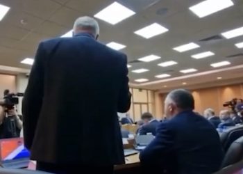 Rosyjscy posłowie sprzeciwiają się Putinowi. „Żądamy natychmiastowego wycofania wojsk” [WIDEO]