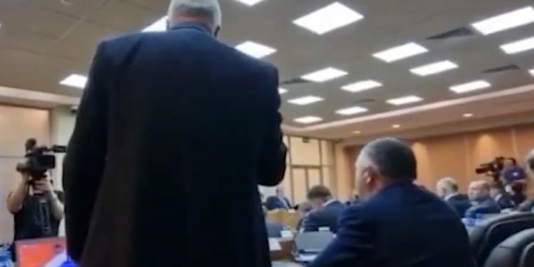 Rosyjscy posłowie sprzeciwiają się Putinowi. „Żądamy natychmiastowego wycofania wojsk” [WIDEO]