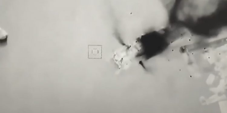 Ukraińcy zatopili rosyjski kuter desantowy w pobliżu Wyspy Węży. Jest nagranie [WIDEO]