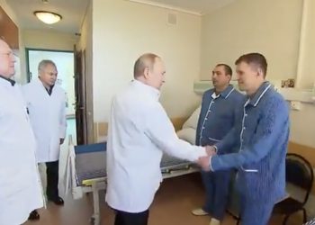 Putin odwiedził rannych żołnierzy. Internauci podejrzewają, że to inscenizacja [WIDEO]