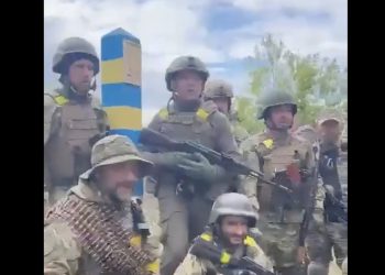 Ukraińscy żołnierze dotarli do granicy z Rosją. Opublikowano nagranie przy słupie granicznym [WIDEO]