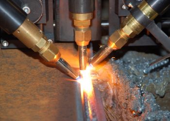 Czy to prawda, że cięcie tlenowe sprawdzi się w pracy z każdym tworzywem? O czym warto pamiętać, wybierając tę metodę?