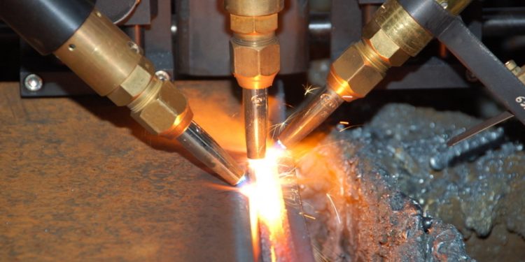 Czy to prawda, że cięcie tlenowe sprawdzi się w pracy z każdym tworzywem? O czym warto pamiętać, wybierając tę metodę?