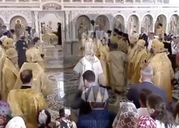 Patriarcha Cyryl upadł w trakcie nabożeństwa. Nagranie obiegło sieć [WIDEO]