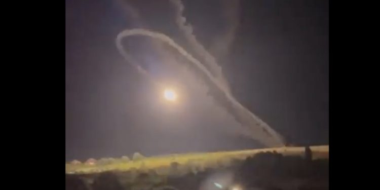 Rosjanie zrobili z siebie pośmiewisko. Wystrzelili rakietę w… samych siebie [WIDEO]