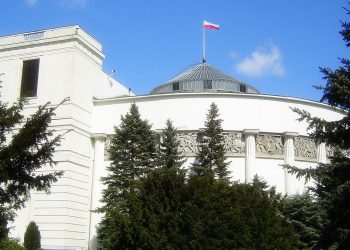 Pożar w „miasteczku wolności” przed Sejmem