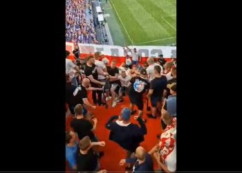 Bijatyka kibiców na meczu Polska – Holandia. „Wypier*****” [WIDEO]