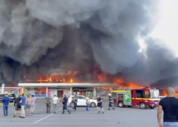 Atak na centrum handlowe na Ukrainie