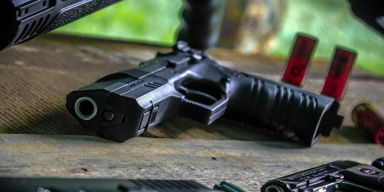 Morawiecki zapowiada zmiany w dostępie do broni. „Musimy odstraszać przeciwnika”