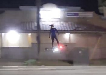 Przelot po mieście jak scena z „Gwiezdnych wojen”. „Granice w rozwoju technologii zniknęły” [WIDEO]