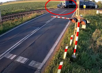 PKP publikuje szokujące nagranie „ku przestrodze”. Może mówić o cudzie [WIDEO]