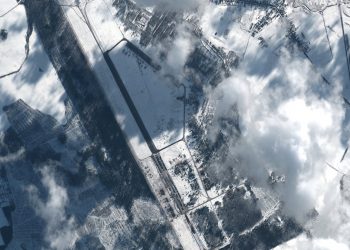 Białoruś oddała Rosji kontrolę nad lotniskiem. Na jego terenie m.in. Iskandery [FOTO]