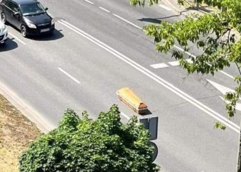 Trumna na środku ulicy w Puławach
