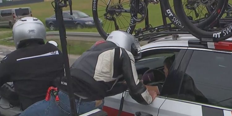 „Takie rzeczy tylko w TVP”. Nietypowy wywiad podczas Tour de Pologne