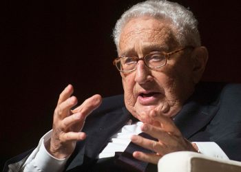 Kissinger znów przemówił. Powiedział, jak zakończyć wojnę na Ukrainie